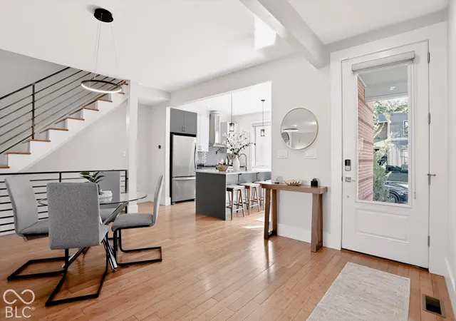 Photo 3 of Condo for sale at 1707 N Alabama St, Indianapolis, IN 46202 | MLS# 22130171 | Listing updated on 2026-10-08