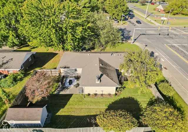 Photo 2 of Single family home for sale at 3439 Central Ave, Columbus, IN 47203 | MLS# 22130173 | Listing updated on 2026-10-09