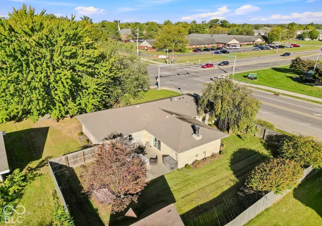 Photo 3 of Single family home for sale at 3439 Central Ave, Columbus, IN 47203 | MLS# 22130173 | Listing updated on 2026-10-09