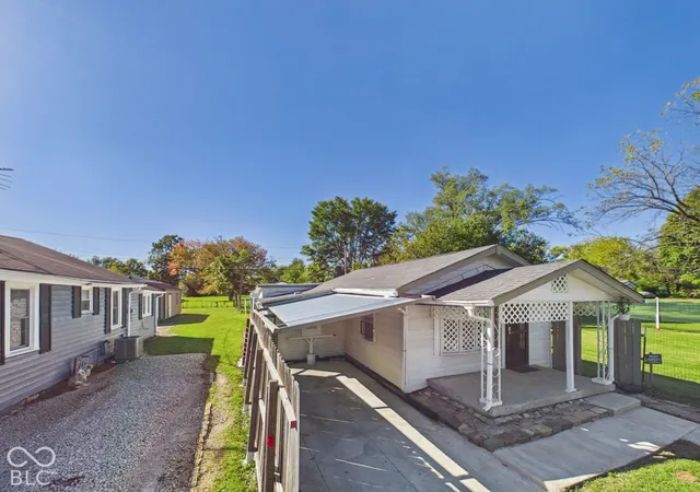 Photo 3 of Single family home for sale at 2325 Halford St, Anderson, IN 46016 | MLS# 22130183 | Listing updated on 2026-10-08