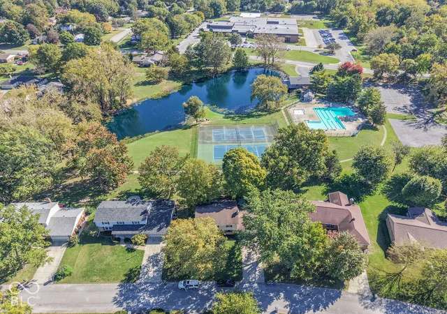 Photo 4 of Single family home for sale at 729 Balroyal Ct, Indianapolis, IN 46234 | MLS# 22130186 | Listing updated on 2026-10-08