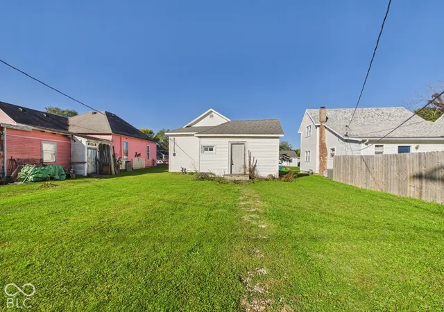 Photo 3 of Single family home for sale at 1018 S 15th Street, New Castle, IN 47362 | MLS# 22130188 | Listing updated on 2026-10-08