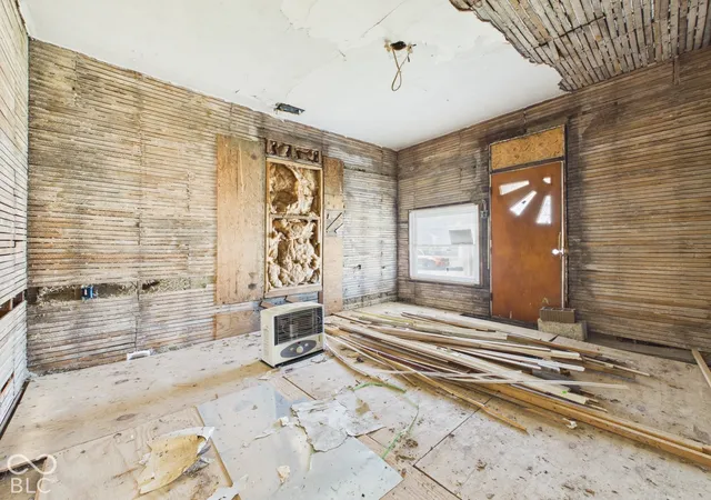 Photo 3 of Single family home for sale at 1018 S 15th Street, New Castle, IN 47362 | MLS# 22130188 | Listing updated on 2026-10-08