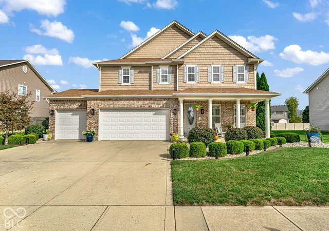 Photo 1 of Single family home for sale at 8328 Westcliffe Dr, Avon, IN 46123 | MLS# 22130194 | Listing updated on 2026-10-08