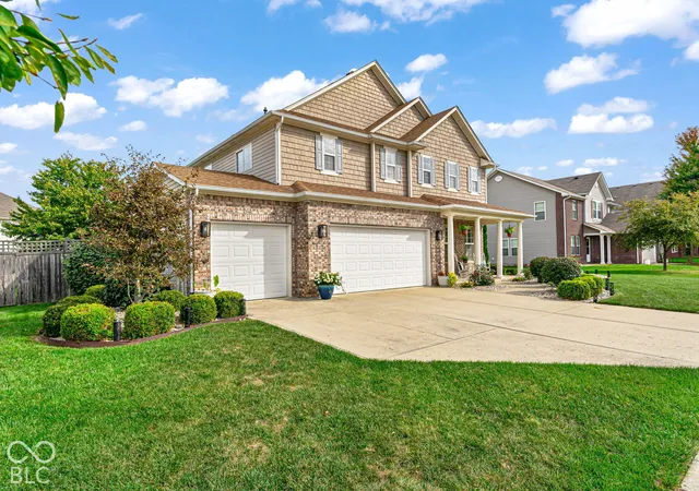 Photo 2 of Single family home for sale at 8328 Westcliffe Dr, Avon, IN 46123 | MLS# 22130194 | Listing updated on 2026-10-08