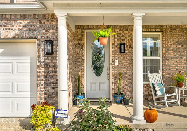 Photo 3 of Single family home for sale at 8328 Westcliffe Dr, Avon, IN 46123 | MLS# 22130194 | Listing updated on 2026-10-08