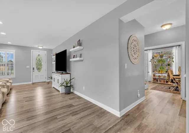 Photo 3 of Single family home for sale at 8328 Westcliffe Dr, Avon, IN 46123 | MLS# 22130194 | Listing updated on 2026-10-08