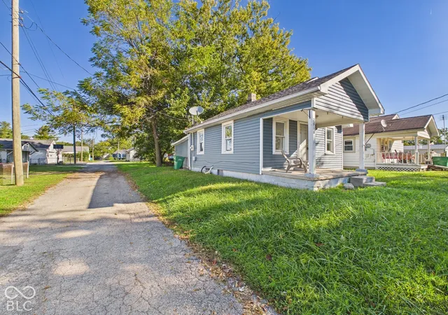 Photo 3 of Single family home for sale at 2316 F Ave, New Castle, IN 47362 | MLS# 22130195 | Listing updated on 2026-10-07