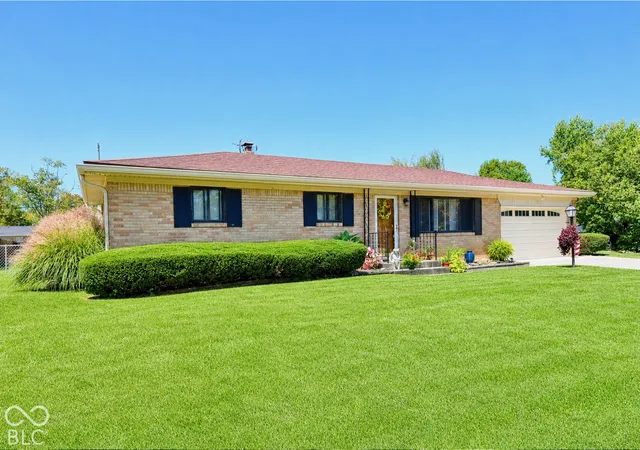 Photo 3 of Single family home for sale at 7548 Brehob Rd, Indianapolis, IN 46217 | MLS# 22130201 | Listing updated on 2026-10-09