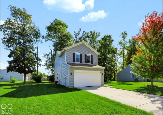 Photo 1 of Single family home for sale at 4511 Redhaven Dr, Indianapolis, IN 46235 | MLS# 22130206 | Listing updated on 2026-10-09