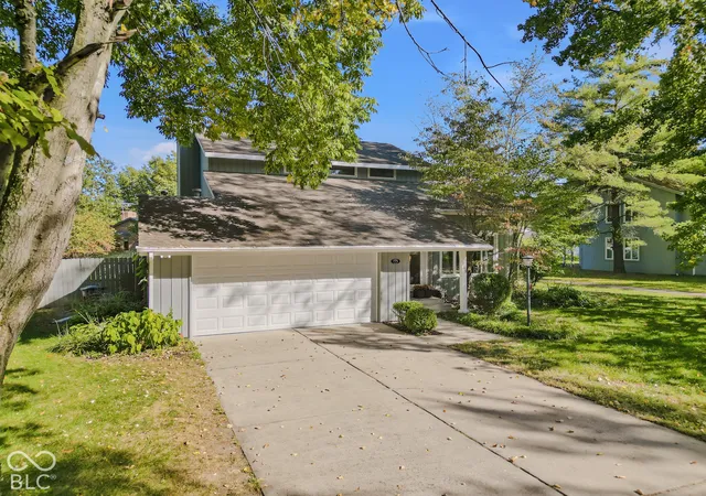 Photo 3 of Single family home for sale at 775 Luse Dr, Columbus, IN 47201 | MLS# 22130211 | Listing updated on 2026-10-20