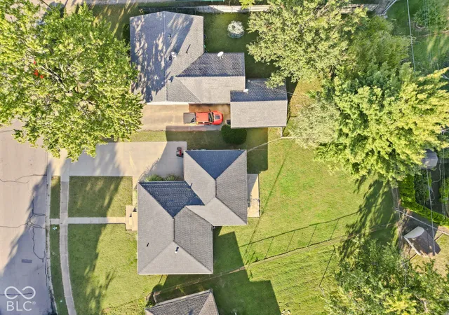 Photo 3 of Single family home for sale at 385 S Brooks St, Columbus, IN 47201 | MLS# 22130215 | Listing updated on 2026-10-09