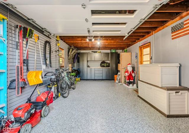 Photo 4 of Single family home for sale at 385 S Brooks St, Columbus, IN 47201 | MLS# 22130215 | Listing updated on 2026-10-09