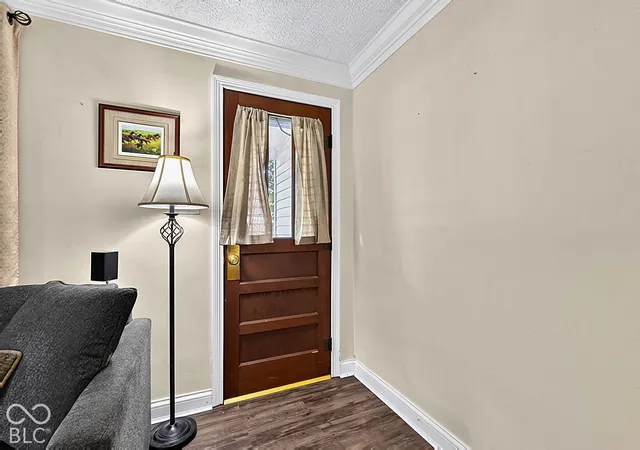 Photo 4 of Single family home for sale at 4992 Old Smith Valley Rd, Greenwood, IN 46143 | MLS# 22130223 | Listing updated on 2026-10-23