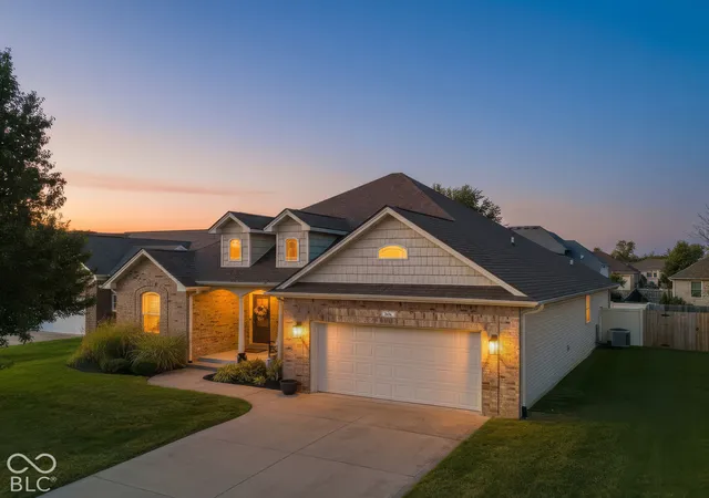 Photo 1 of Single family home for sale at 2656 Daffodil Ct W, Columbus, IN 47201 | MLS# 22130225 | Listing updated on 2026-10-28