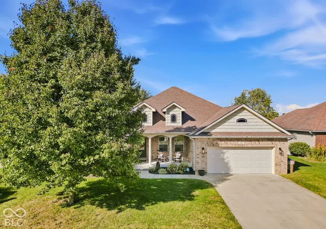 Photo 1 of Single family home for sale at 2656 Daffodil Ct W, Columbus, IN 47201 | MLS# 22130225 | Listing updated on 2026-10-09