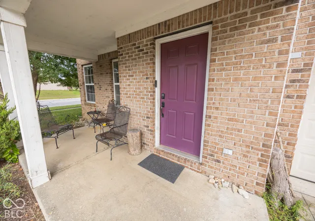 Photo 3 of Single family home for sale at 608 Rocky Meadow Dr, Greenwood, IN 46143 | MLS# 22130231 | Listing updated on 2026-10-08