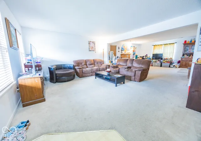 Photo 4 of Single family home for sale at 608 Rocky Meadow Dr, Greenwood, IN 46143 | MLS# 22130231 | Listing updated on 2026-10-08