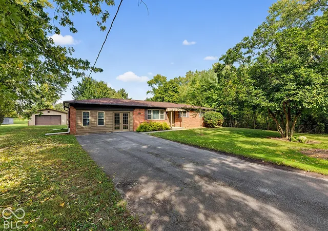 Photo 2 of Single family home for sale at 8440 W 88th Street, Indianapolis, IN 46278 | MLS# 22130232 | Listing updated on 2026-10-08