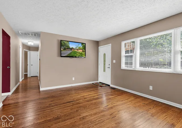 Photo 3 of Single family home for sale at 8440 W 88th Street, Indianapolis, IN 46278 | MLS# 22130232 | Listing updated on 2026-10-08