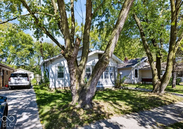 Photo 1 of Single family home for sale at 3770 Creston Dr, Indianapolis, IN 46222 | MLS# 22130233 | Listing updated on 2026-10-08