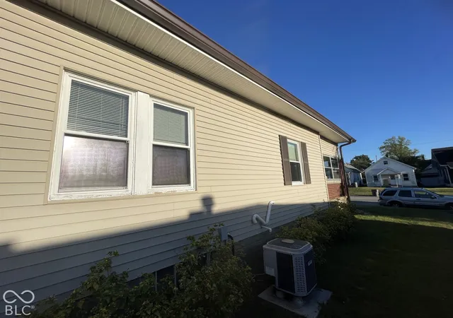 Photo 2 of Single family home for sale at 607 East 4th, Seymour, IN 47274 | MLS# 22130244 | Listing updated on 2026-10-08