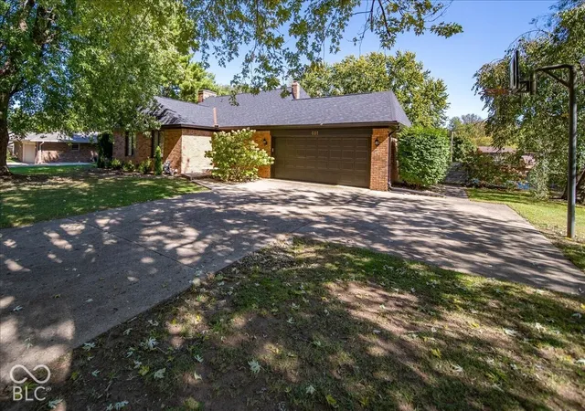 Photo 2 of Single family home for sale at 601 Ridge Rd, Greenwood, IN 46142 | MLS# 22130252 | Listing updated on 2026-10-07
