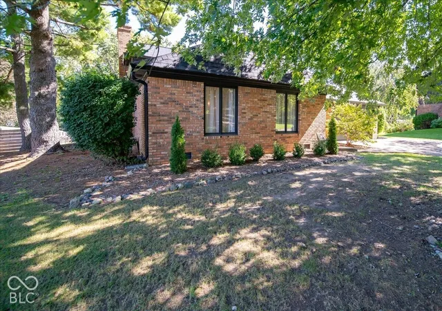 Photo 3 of Single family home for sale at 601 Ridge Rd, Greenwood, IN 46142 | MLS# 22130252 | Listing updated on 2026-10-07