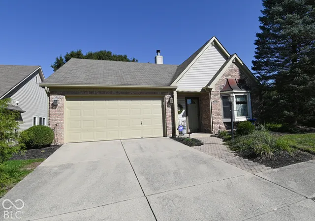 Photo 3 of Single family home for sale at 4934 Comn Vista Way, Indianapolis, IN 46220 | MLS# 22130263 | Listing updated on 2026-10-09