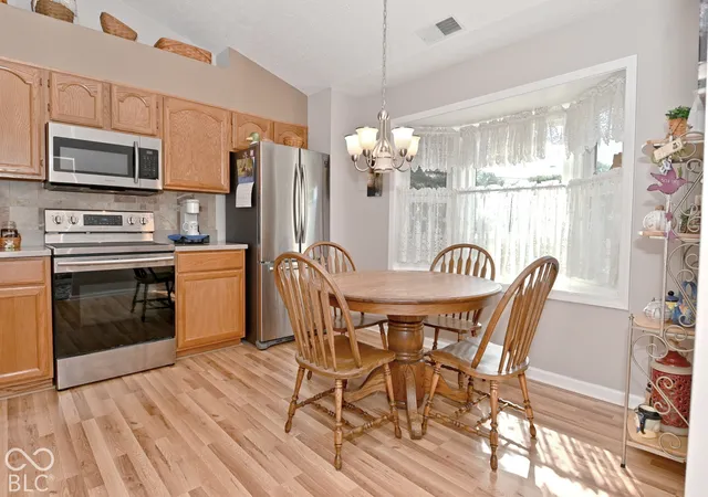 Photo 4 of Single family home for sale at 4934 Comn Vista Way, Indianapolis, IN 46220 | MLS# 22130263 | Listing updated on 2026-10-09
