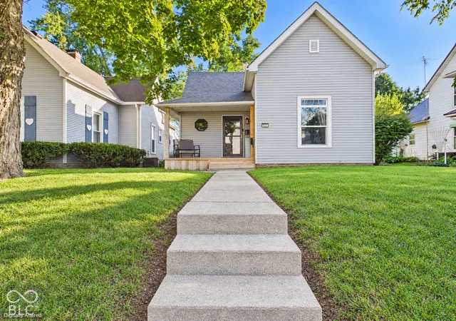 Photo 1 of Single family home for sale at 921 W 4th Street, Anderson, IN 46016 | MLS# 22130265 | Listing updated on 2026-10-08
