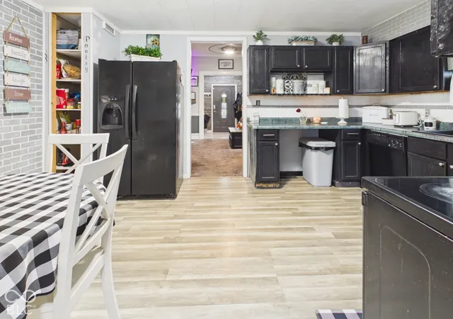 Photo 4 of Single family home for sale at 921 W 4th Street, Anderson, IN 46016 | MLS# 22130265 | Listing updated on 2026-10-08