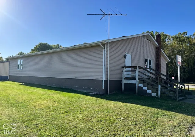 Photo 3 of Single family home for sale at 822 E Main, Jamestown, IN 46147 | MLS# 22130271 | Listing updated on 2026-10-08
