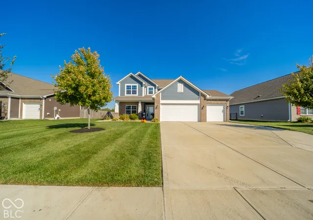 Photo 4 of Single family home for sale at 493 N Crystal Dr, Fortville, IN 46040 | MLS# 22130274 | Listing updated on 2026-10-09