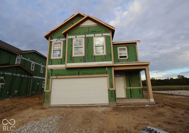 Photo 2 of Single family home for sale at 2246 Bear Oak Run, Shelbyville, IN 46176 | MLS# 22130321 | Listing updated on 2026-10-07