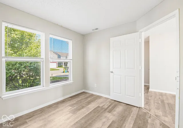 Photo 4 of Single family home for sale at 9533 W Lantern Ln, Pendleton, IN 46064 | MLS# 22130325 | Listing updated on 2026-10-08