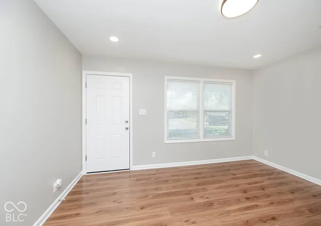 Photo 3 of Single family home for sale at 916 School St, Greenfield, IN 46140 | MLS# 22130329 | Listing updated on 2026-10-07