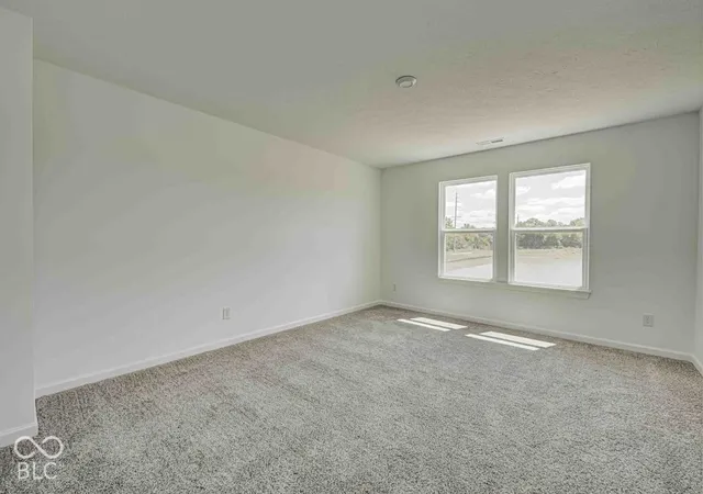 Photo 4 of Single family home for sale at 2082 Black Oak Dr, Shelbyville, IN 46176 | MLS# 22130339 | Listing updated on 2026-10-08