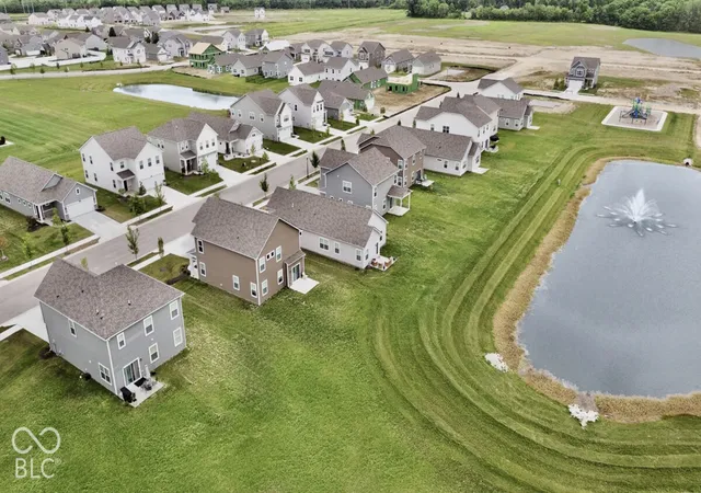 Photo 3 of Single family home for sale at 2238 Bear Oak Run, Shelbyville, IN 46176 | MLS# 22130343 | Listing updated on 2026-10-08