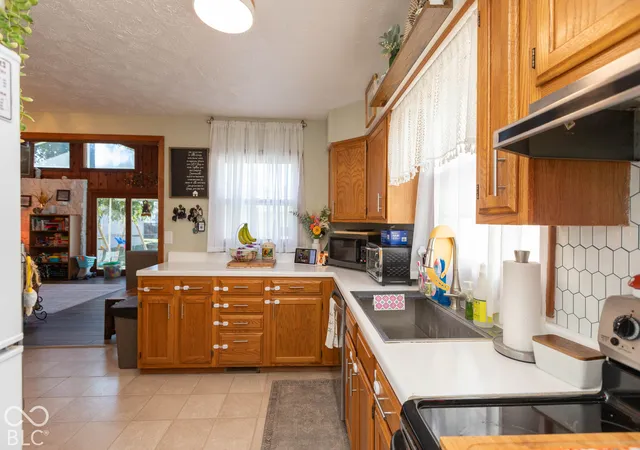 Photo 3 of Single family home for sale at 504 E Douglas Dr, Brownsburg, IN 46112 | MLS# 22130349 | Listing updated on 2026-10-10