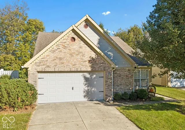 Single family home for sale at 11076 Oakridge Dr, Fishers, IN 46038 | MLS# 22130350
