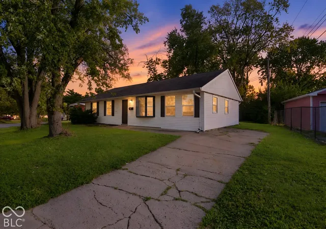 Photo 2 of Single family home for sale at 9207 Rochelle Dr, Indianapolis, IN 46235 | MLS# 22130363 | Listing updated on 2026-10-09