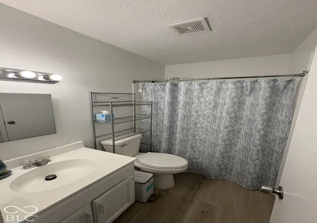 Photo 4 of Condo for sale at 7938 Eagle Valley, Indianapolis, IN 46214 | MLS# 22130372 | Listing updated on 2026-10-09