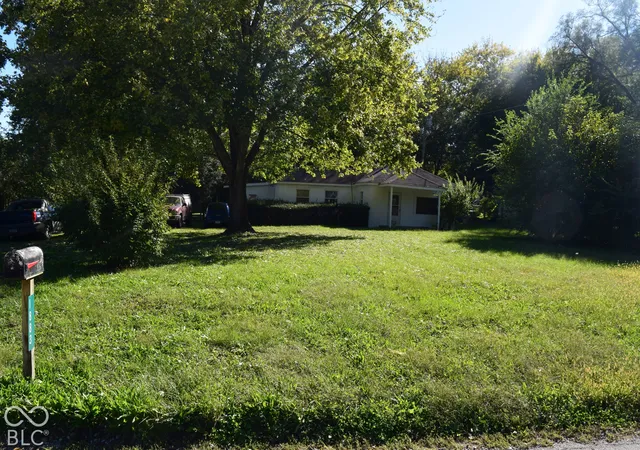 Photo 1 of Single family home for sale at 1883 Shady Ln, Columbus, IN 47201 | MLS# 22130376 | Listing updated on 2026-10-08
