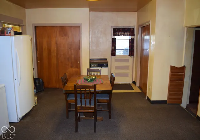 Photo 3 of Single family home for sale at 1883 Shady Ln, Columbus, IN 47201 | MLS# 22130376 | Listing updated on 2026-10-08