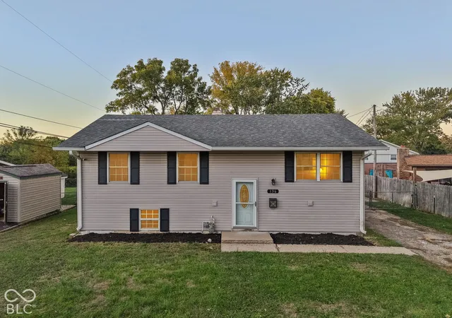 Photo 1 of Single family home for sale at 136 Washington St, Franklin, IN 46131 | MLS# 22130382 | Listing updated on 2026-10-07