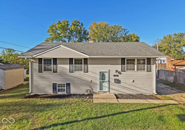 Photo 2 of Single family home for sale at 136 Washington St, Franklin, IN 46131 | MLS# 22130382 | Listing updated on 2026-10-07
