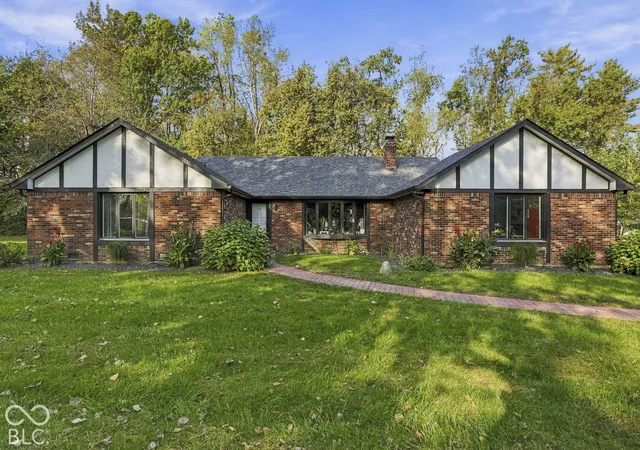 Photo 2 of Sale Pending at 16575 Seminole Rd, Noblesville, IN 46062 | MLS# 22130383 | Listing updated on 2026-10-23