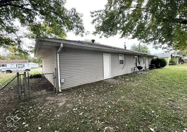 Photo 4 of Single family home for sale at 1507 Athens St, Crawfordsville, IN 47933 | MLS# 22130385 | Listing updated on 2026-10-11