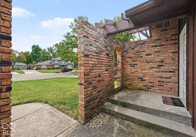 Photo 1 of Single family home for sale at 6916 White Pines Ct, Indianapolis, IN 46217 | MLS# 22130387 | Listing updated on 2026-10-07